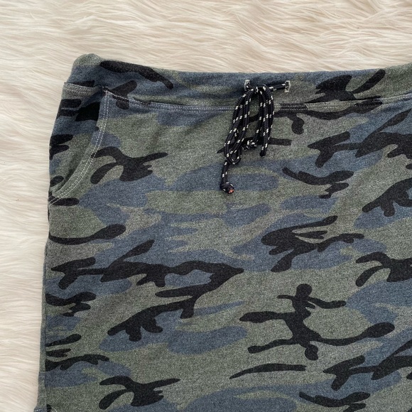 Sundry Camo Jersey Skirt - Picture 3 of 10